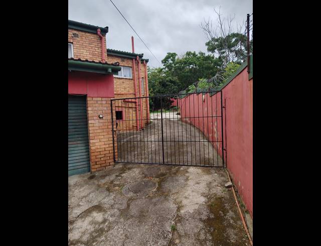 7 BEDROOM HOUSE FOR SALE IN RESERVOIR HILLS